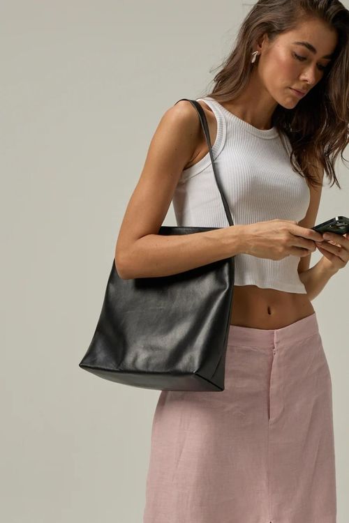 BOLSO TOTE BAG DE CUERO NEGRO