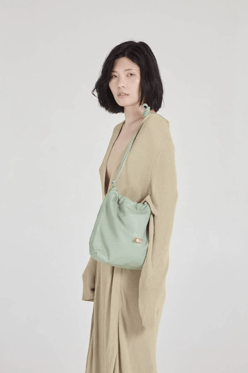 BOLSO DE CUERO MENTA PETITE LE SAC